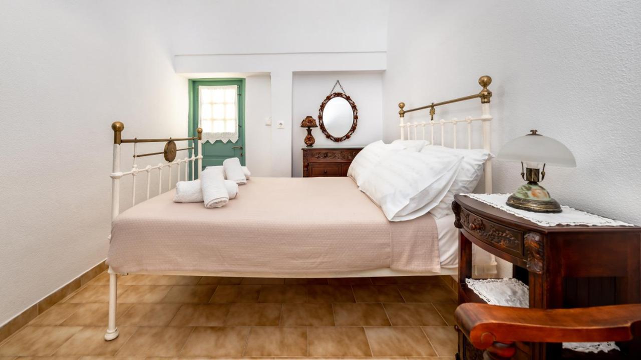 Authentic Santorinian Home Experience Fíra Kültér fotó