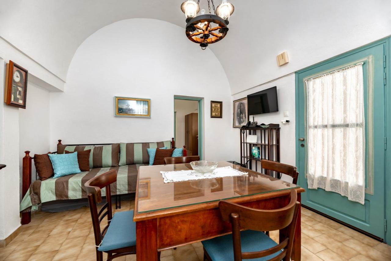 Authentic Santorinian Home Experience Fíra Kültér fotó